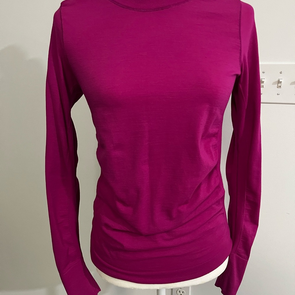 Super cute, gently used women’s athletic shirt.